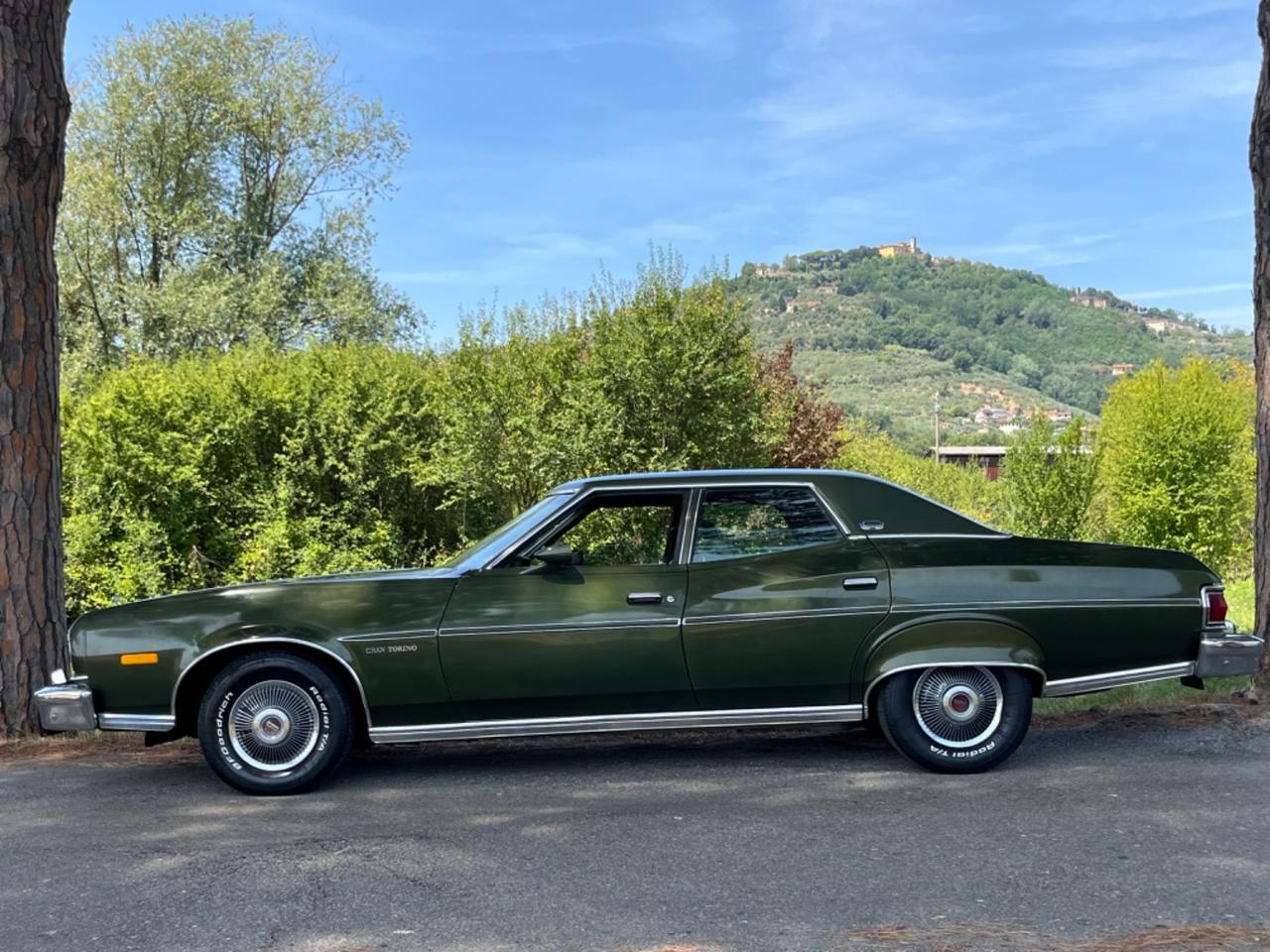 Ford GRAN TORINO Brougham 5.7 V8