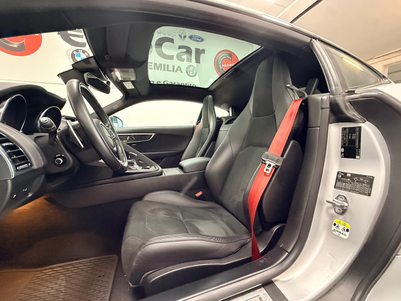 Jaguar F-Type 2.0 aut. Coupé Chequered Flag 05/2019 EURO 6D TETTO RETROCAM SCARICO