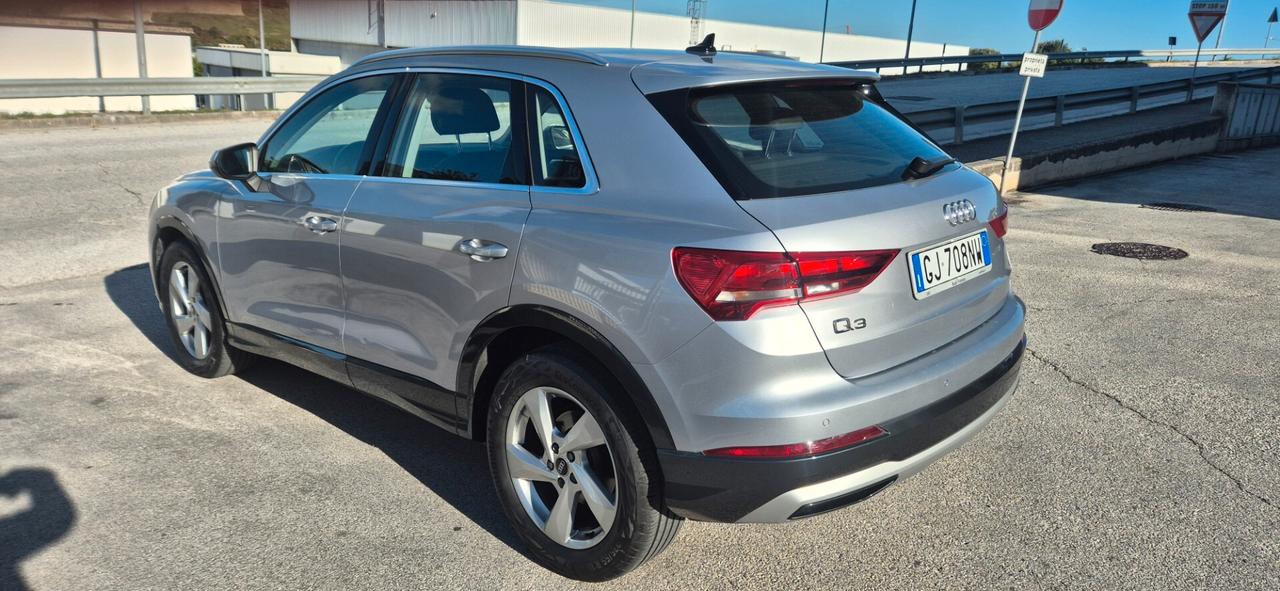 Audi Q3 35 TDI S tronic Business Advanced 150CV