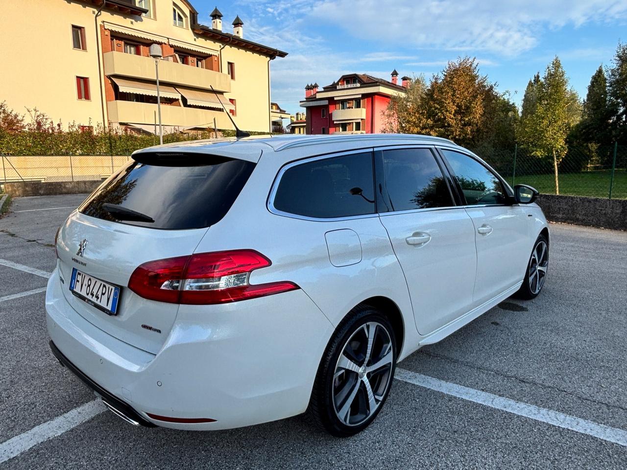 Peugeot 308 BlueHDi 120 S&S EAT6 SW GT Line