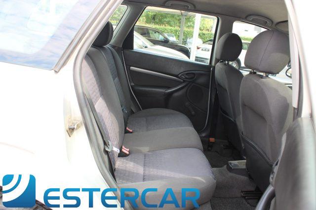 FORD Focus 1.6i 16V cat SW Ghia