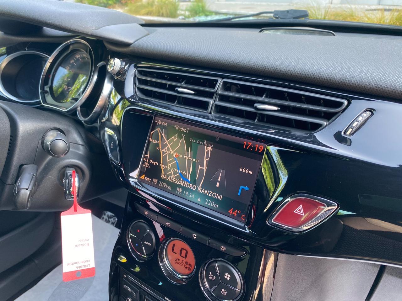 Ds DS3 DS 3 1.6 VTi 120 aut. Just Black GPL!
