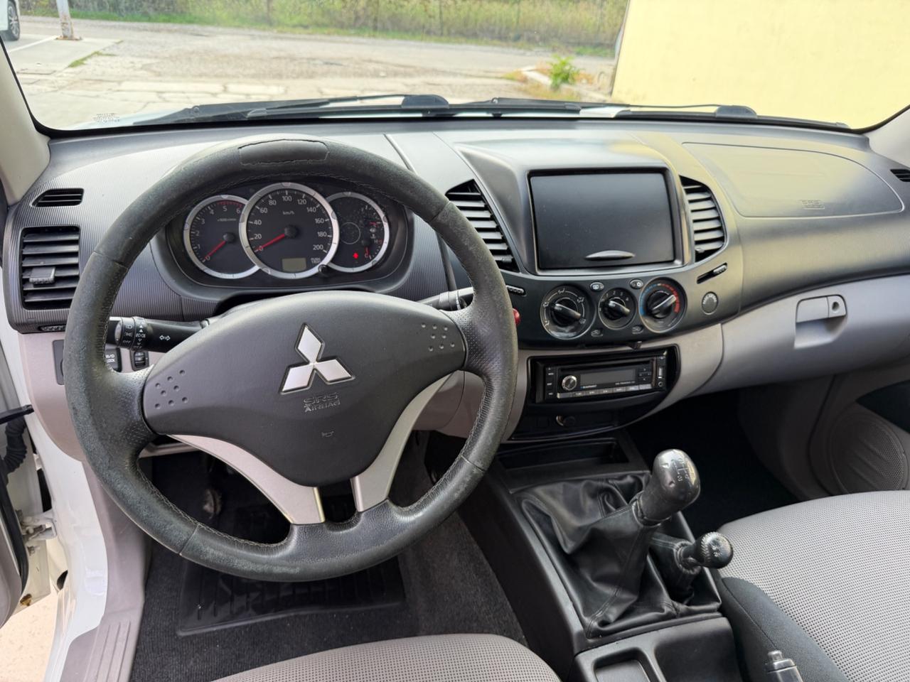 Mitsubishi L200 2.5 DI-D King CAB Hard Top - 2012