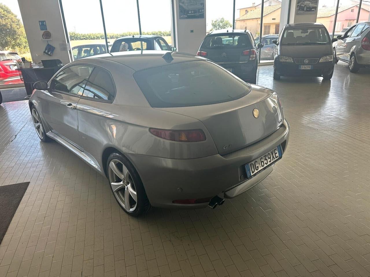 Alfa Romeo GT 1.9 JTDM 16V Distinctive Q2