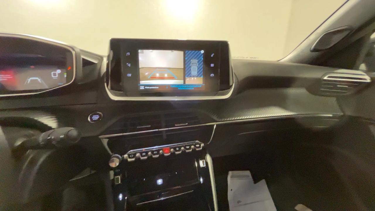 Peugeot 2008 motore elettrico 136 CV Allure Pack