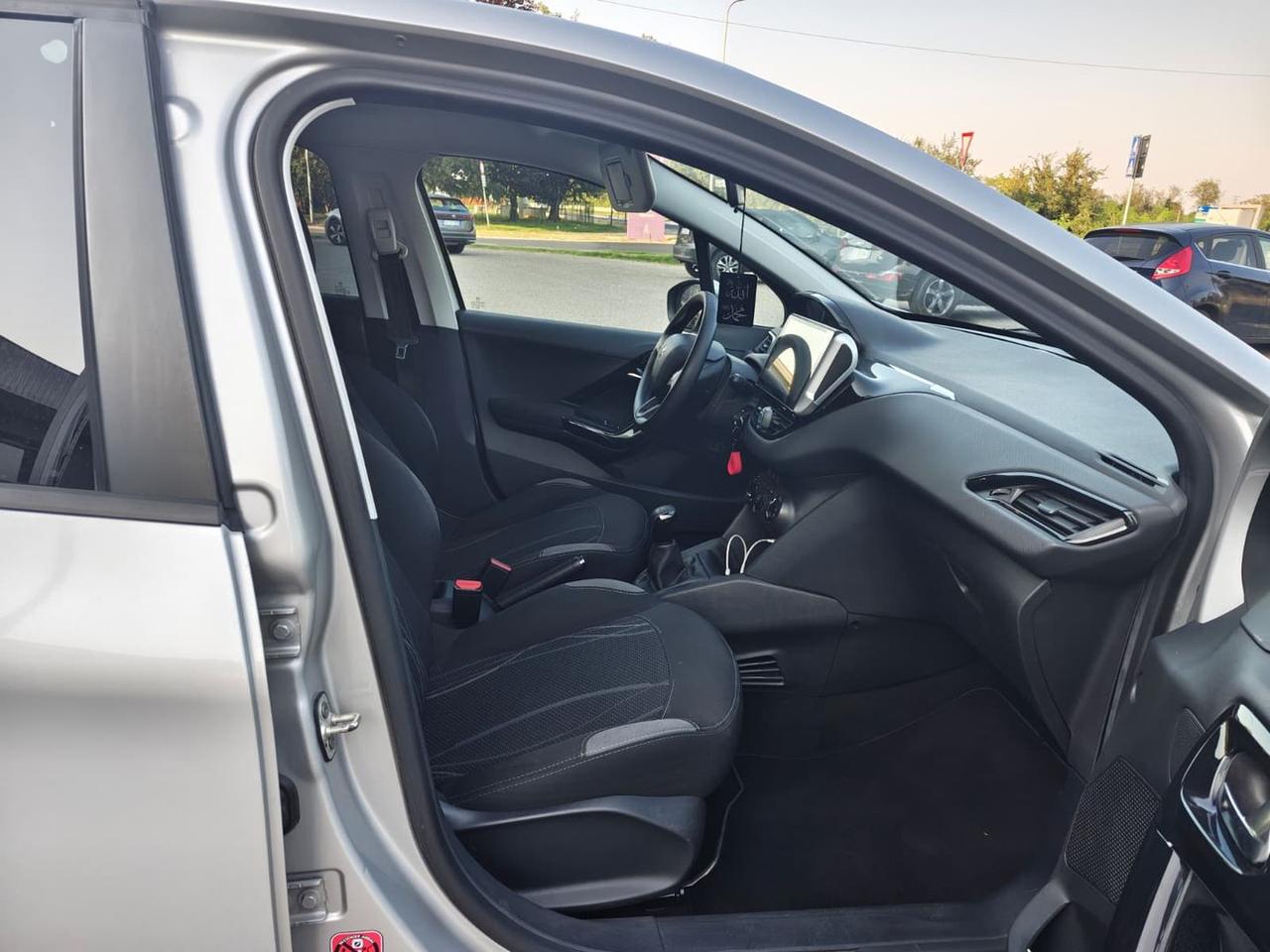 Peugeot 208 Active 1.4 95 VTI #11923