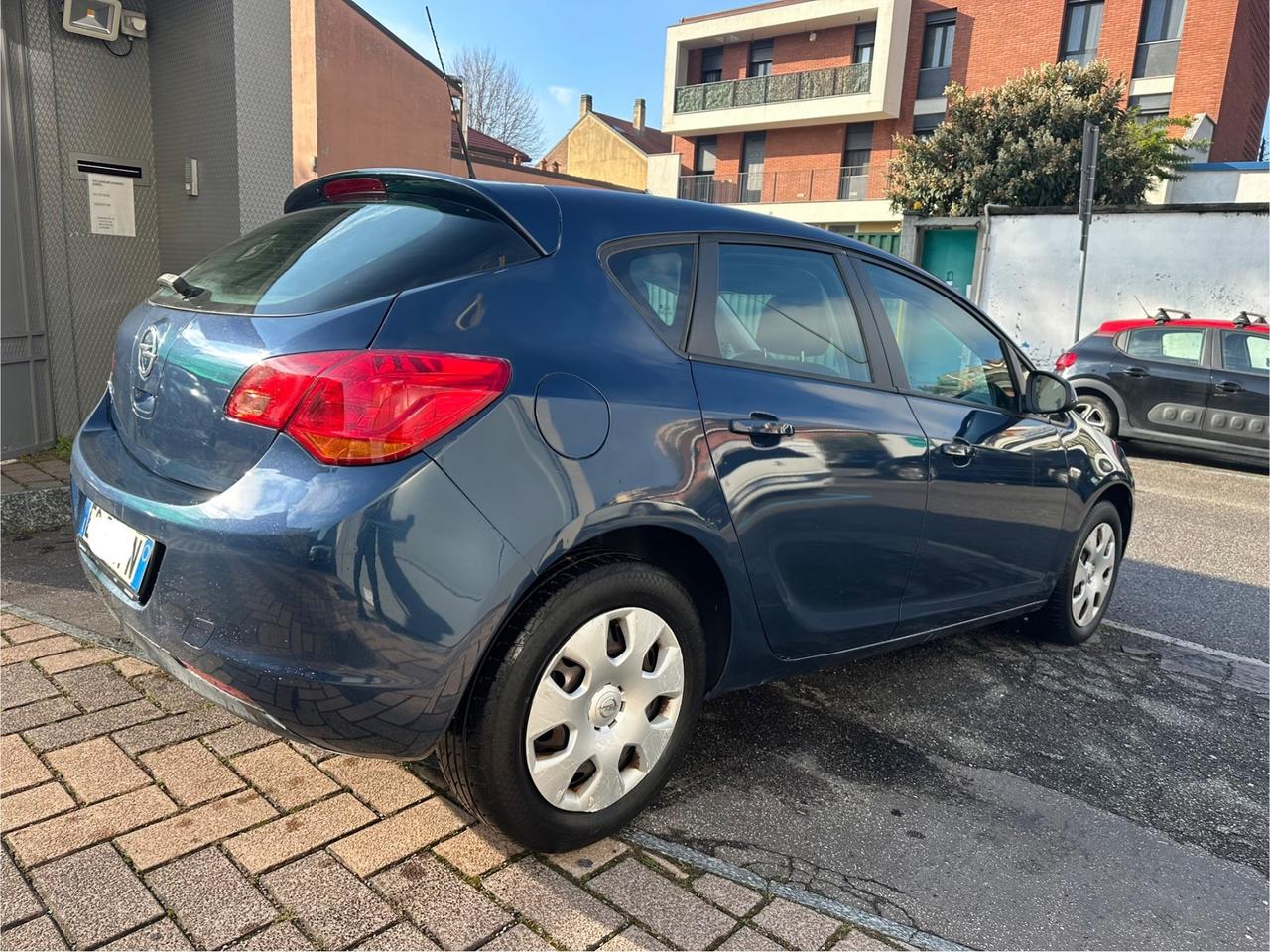 Opel Astra 1.4 100CV 5 porte Elective - euro 5 - ok neopatentati