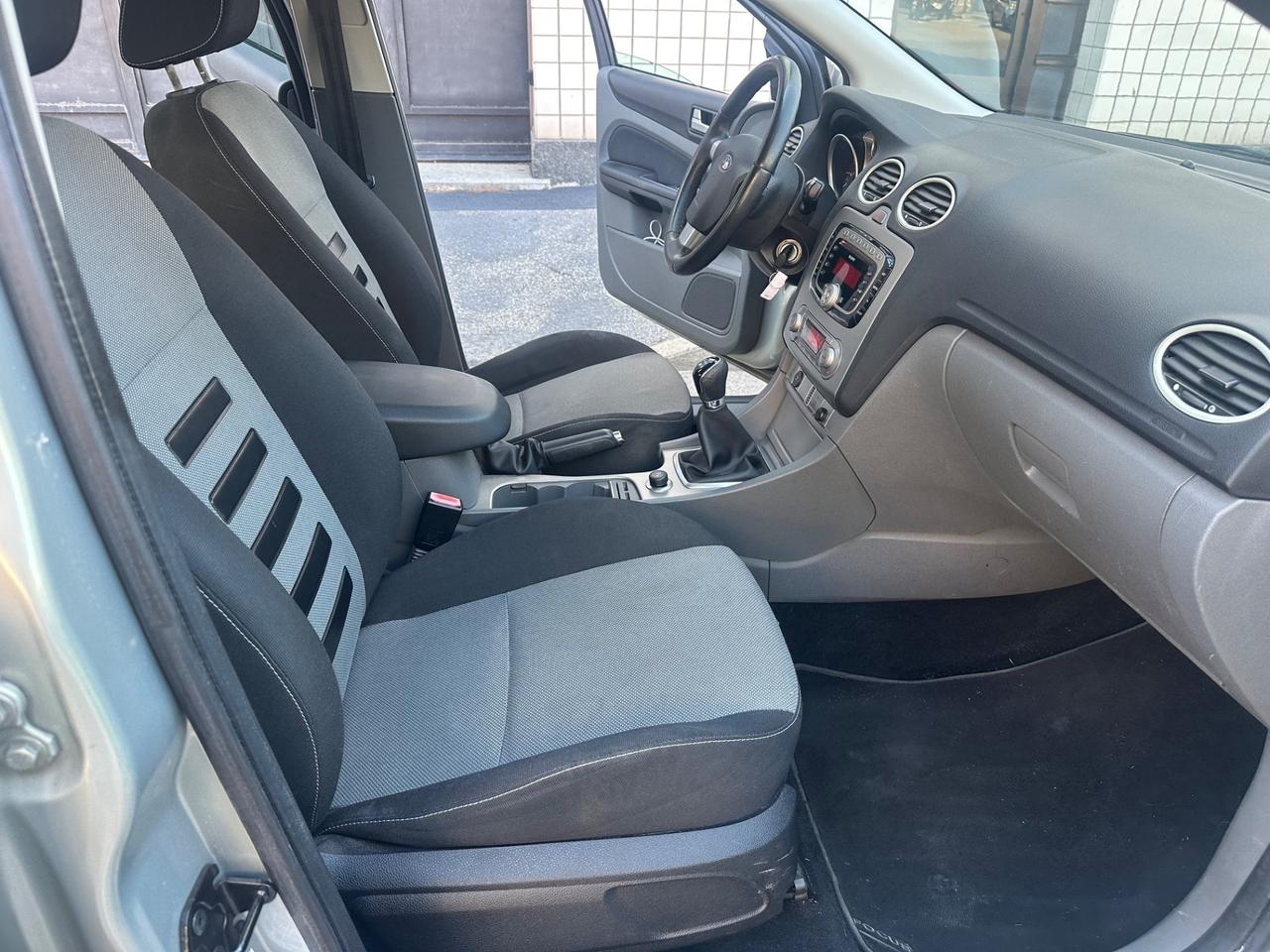 Ford Focus 1.6 (115CV) 5p. Bz.- GPL Ikon