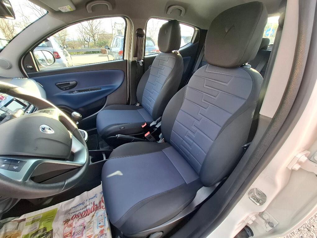 Lancia Ypsilon 1.0 FireFly 5 porte S&S Hybrid Ecochic Gold