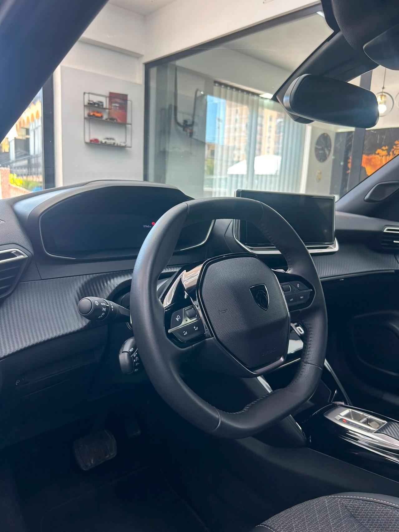 Peugeot 2008 PureTech 1.2 Benzina 130 cv S&S EAT8 Allure