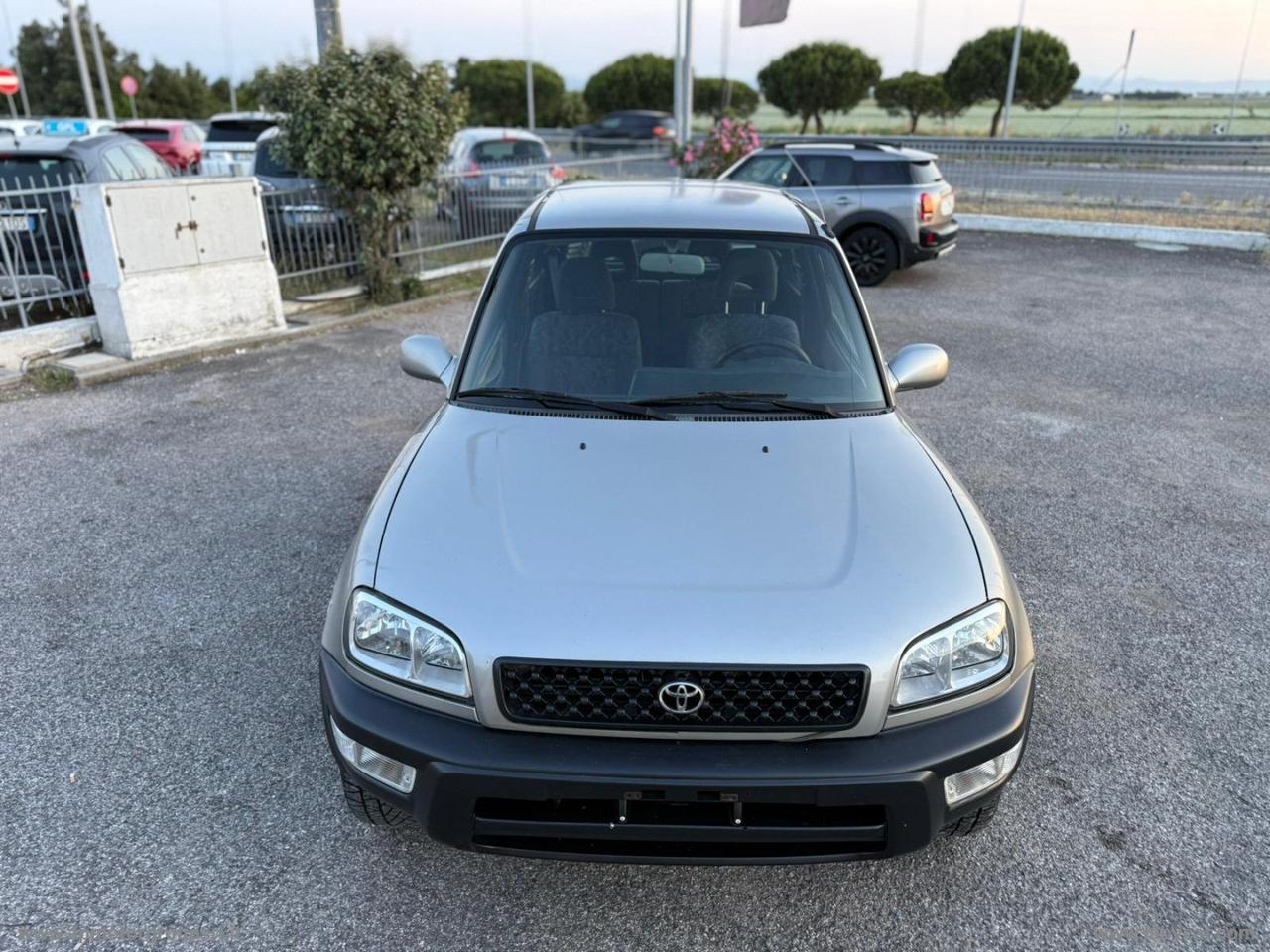 TOYOTA RAV4 2.0 3p. Fun