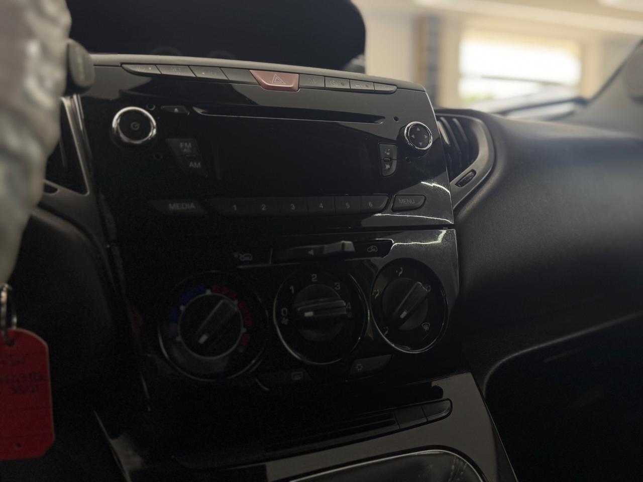 Lancia Ypsilon 1.2 69Cv Platinum