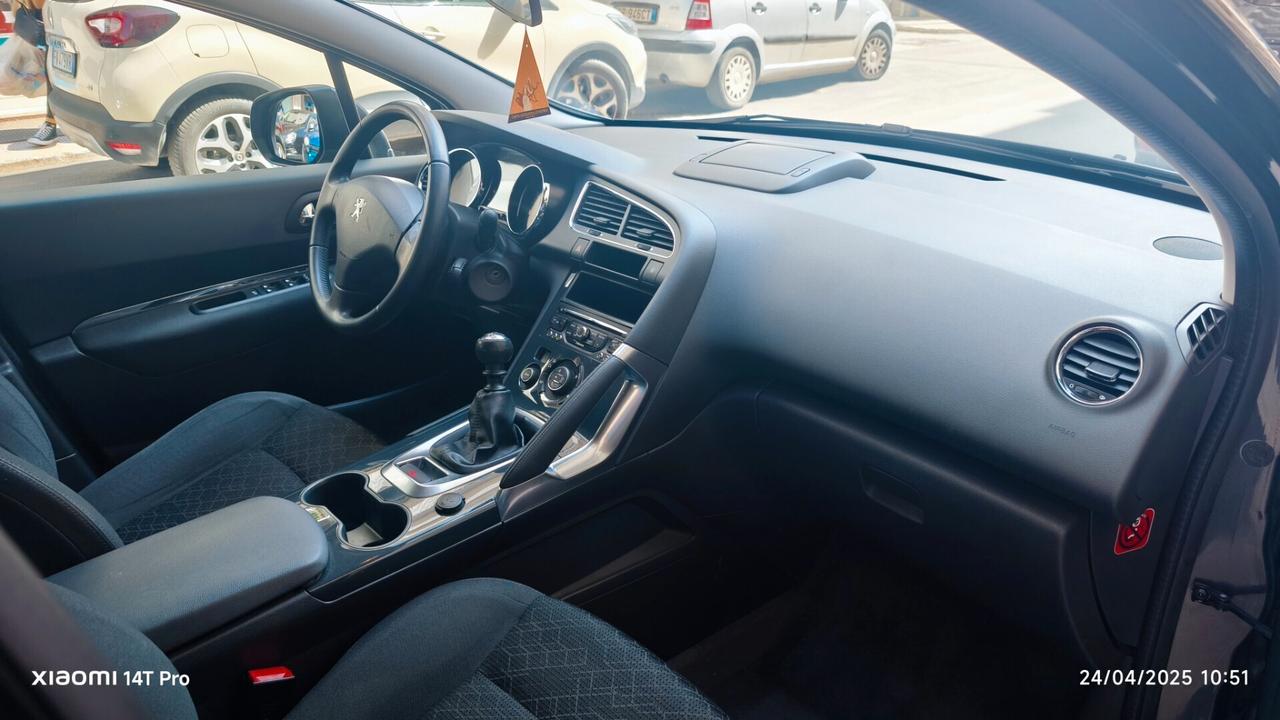 Peugeot 3008 1.6 HDi 115CV/Navi/Active 2015