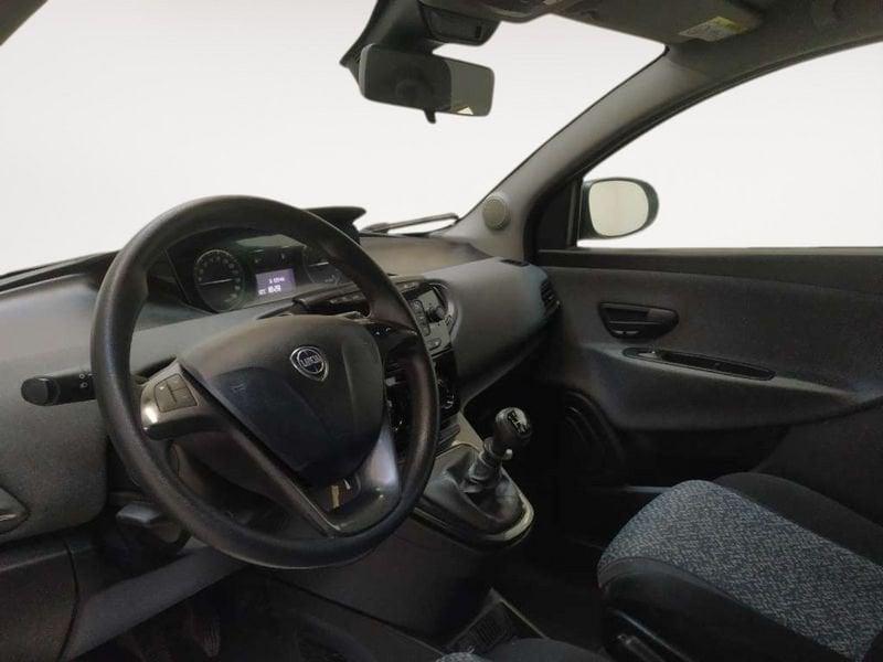 Lancia Ypsilon 1.0 firefly hybrid Silver s&s 70cv