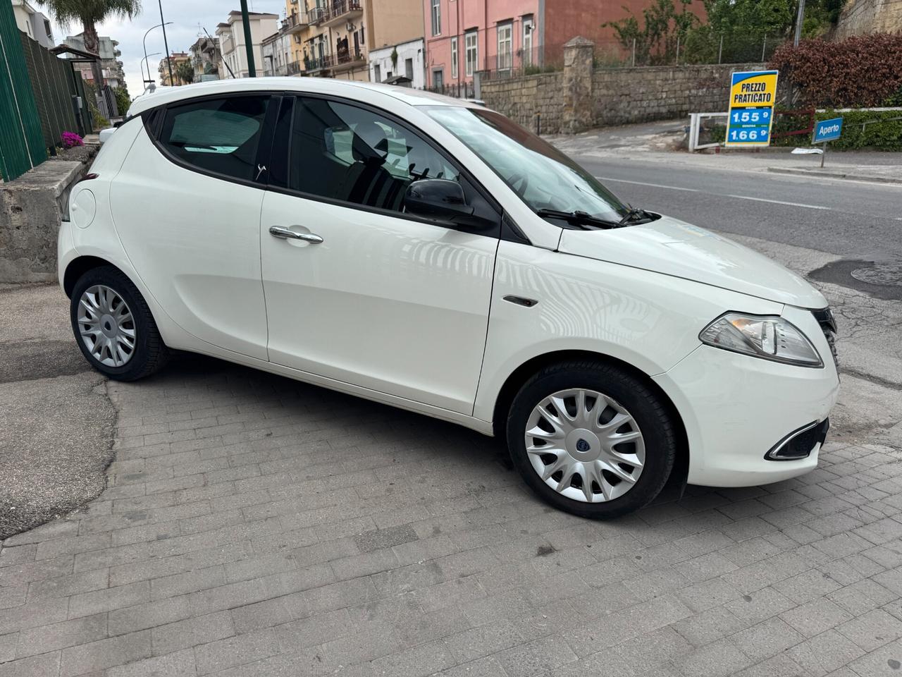 Lancia Ypsilon 1.2 69 CV TAGLIANDATA E GARANTITA 12 MESI