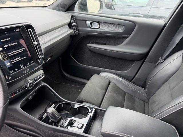 VOLVO XC40 T5 Recharge Plug-in Hybrid R-design