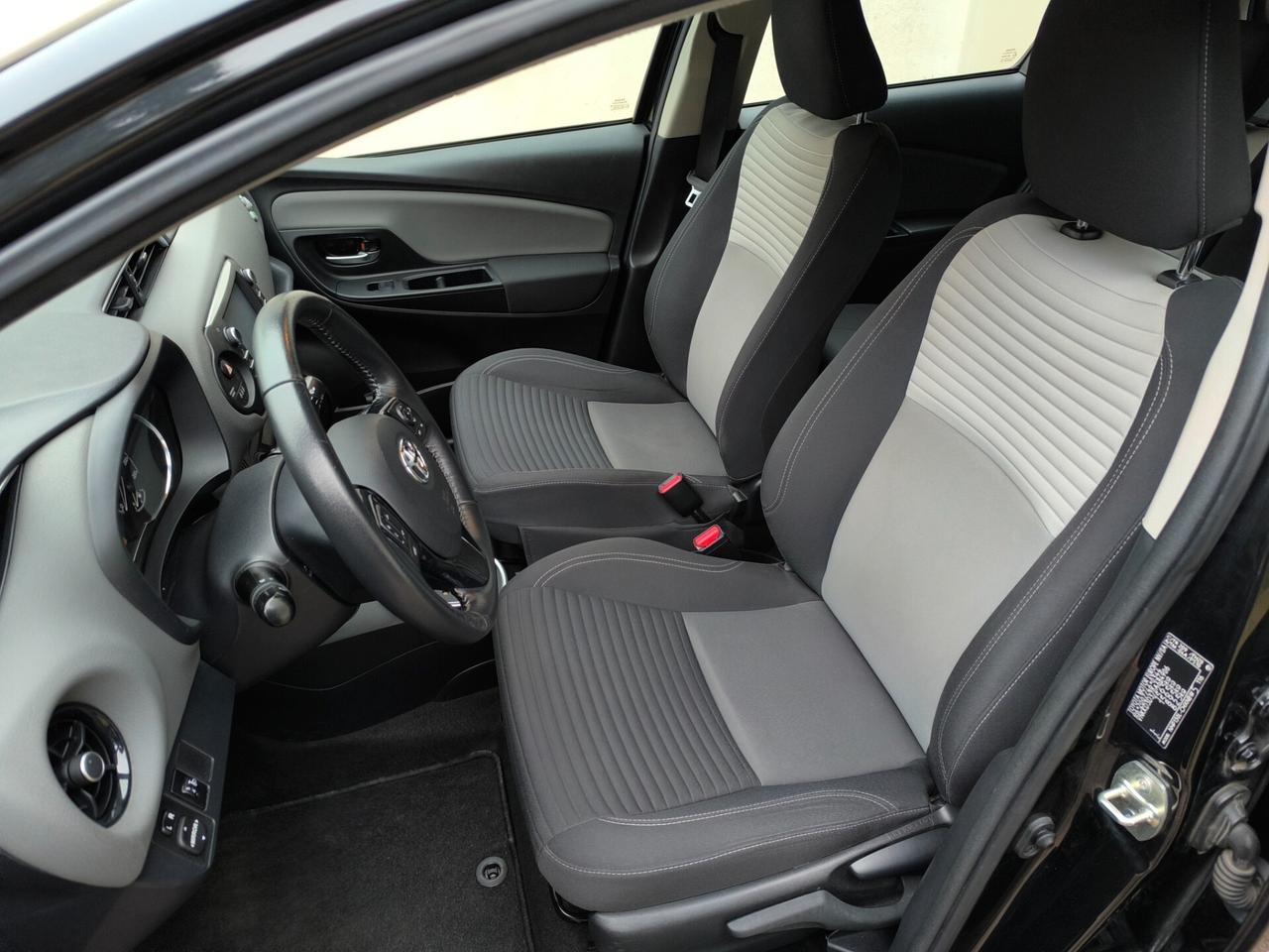 Toyota Yaris 1.5 Hybrid 5 porte Business