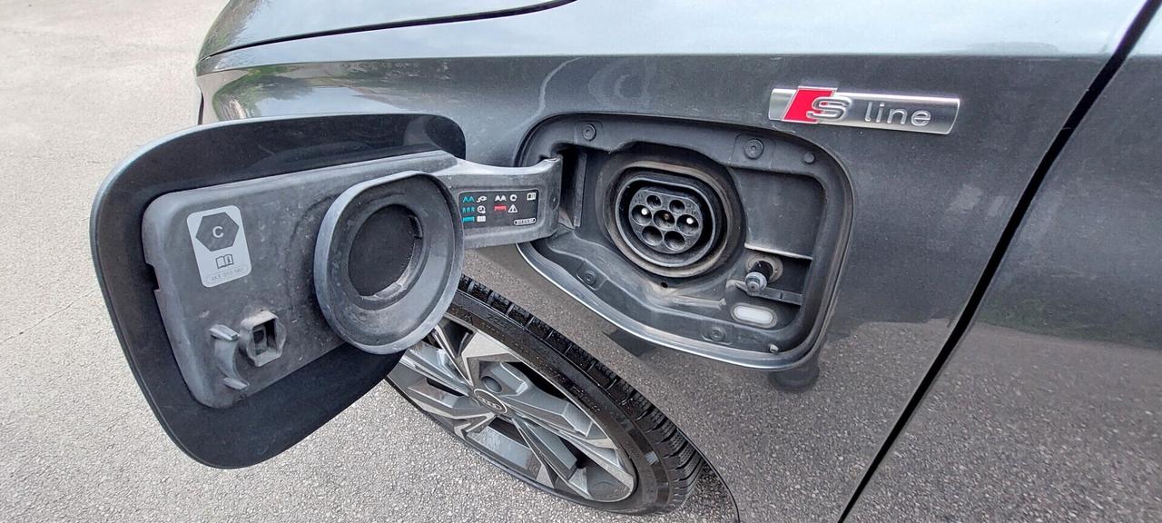 A3 SPB 4.0 TSI S-LINE AUTOMATICA ELETTRICA IBRIDA BENZINA 150 CV NAVI LEGA COCKPIT VIRTUAL