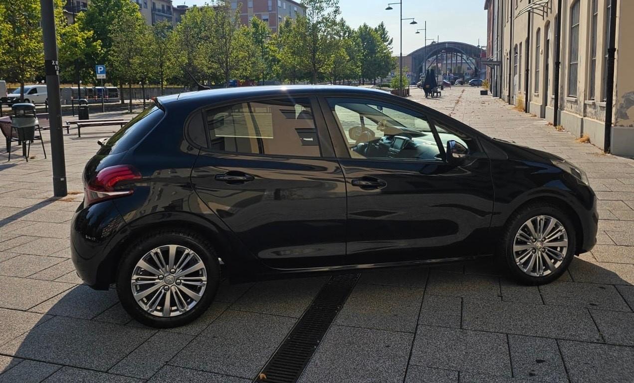 Peugeot 208 1.2 82 CV ALLURE 2018