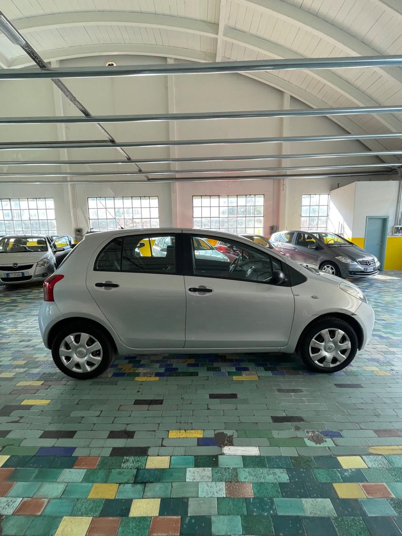 Toyota Yaris 1.0 5 porte TAGLIANDI CERTIFICATI