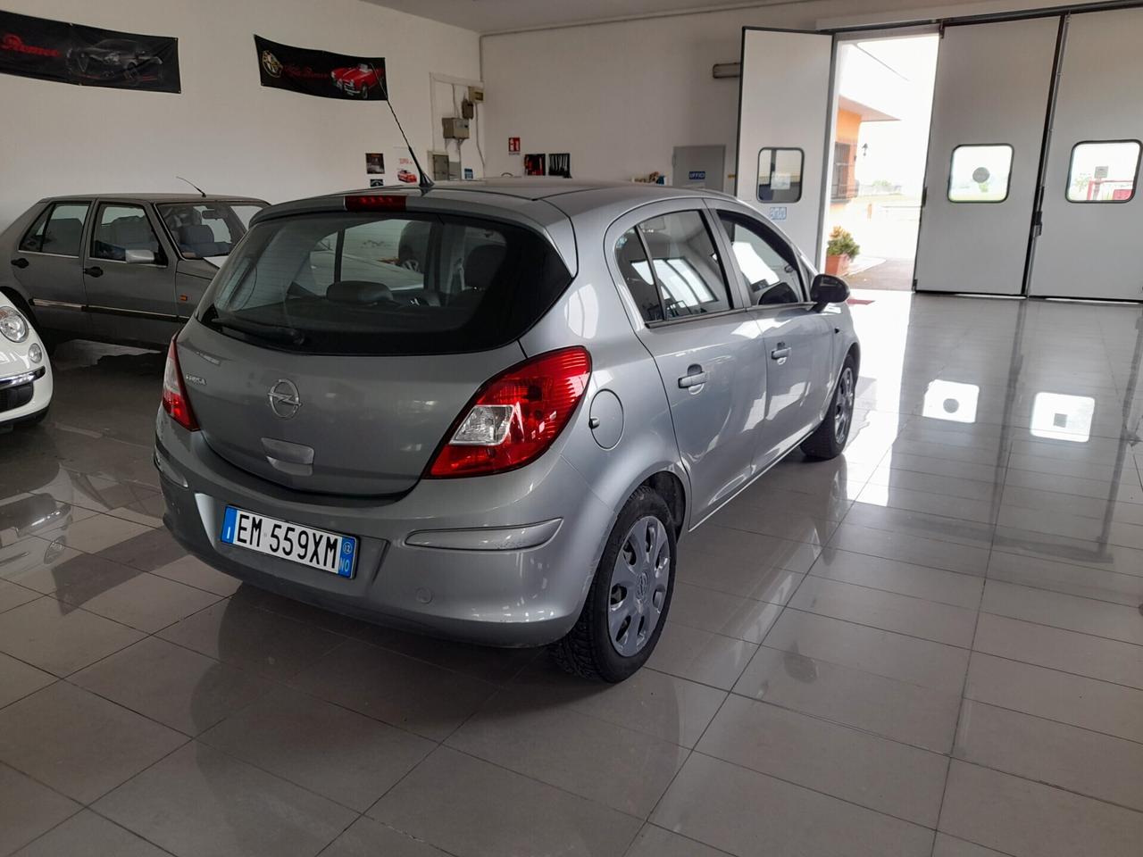Opel Corsa 1.2 5 porte Cosmo