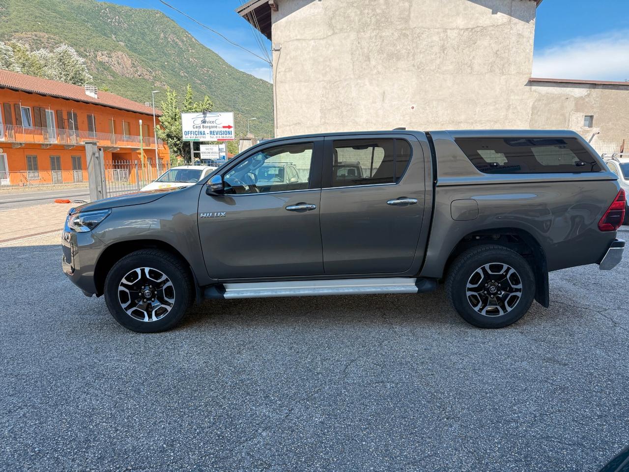 Toyota Hilux 2.4 D-4D A/T 4WD 4 porte Double Cab Executive