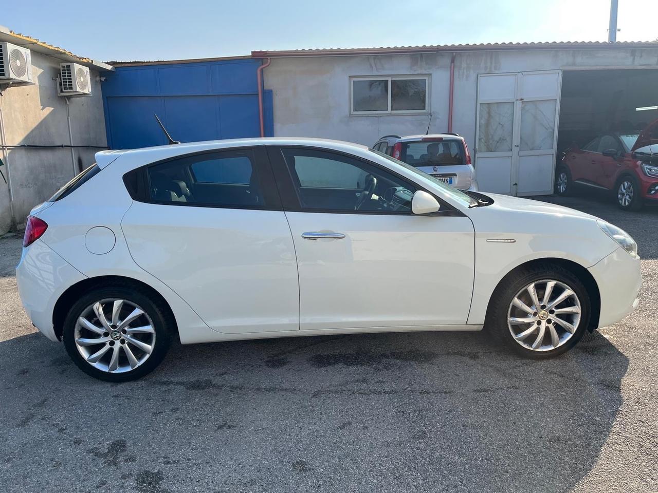 Alfa Romeo giulietta -2.0 mjt-full-12/2015