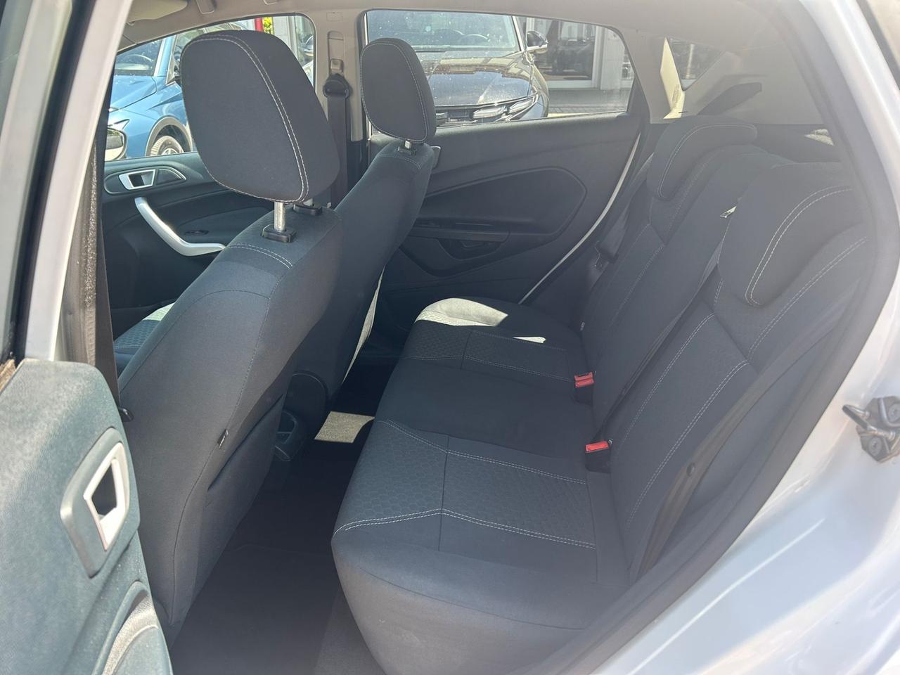 Ford Fiesta 1.4 16V 5p. Bz.- GPL Titanium Bs.