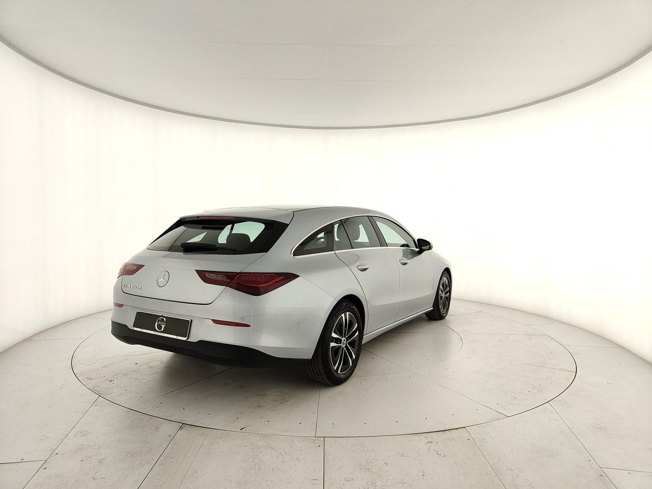 Mercedes-Benz CLA Shooting Brake 180 d Advanced auto