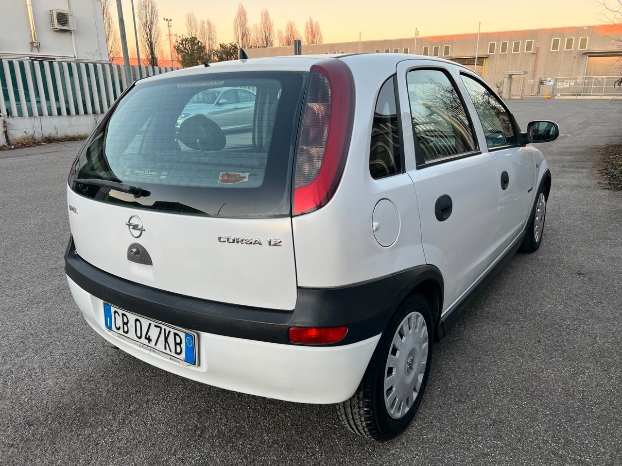 Opel Corsa 1.2i 5 porte Euro 4 adatta a neopatentati