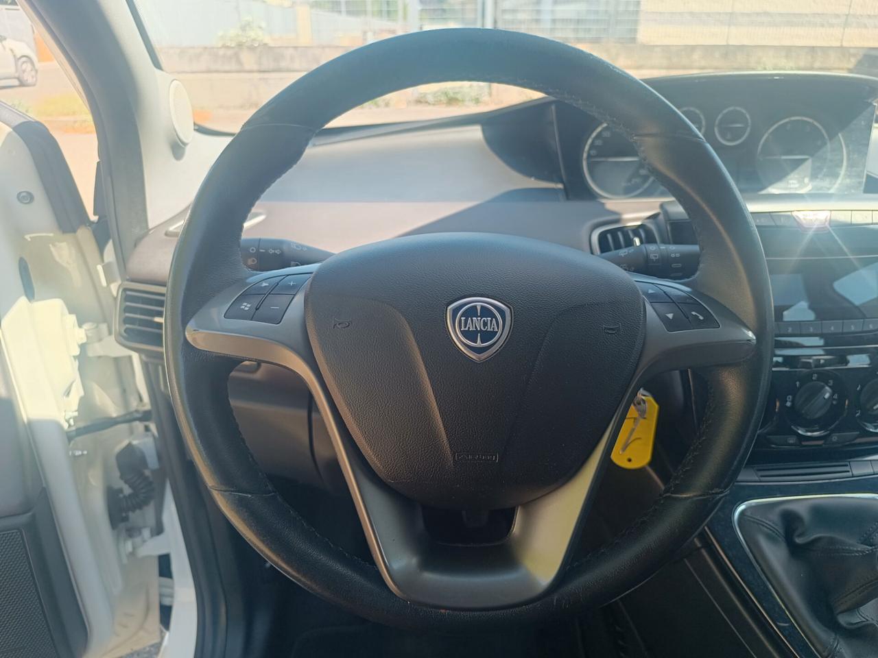 Lancia Ypsilon 1.3 MJT 75 CV SOLAMENTE 129.000 KM