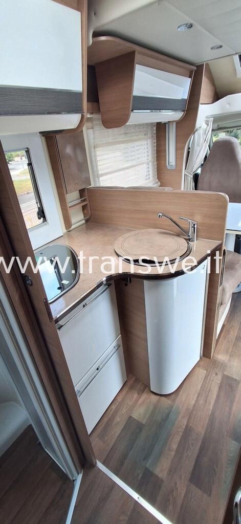 Elnagh T-LOFT 530 camper semintegrale con letti gemelli