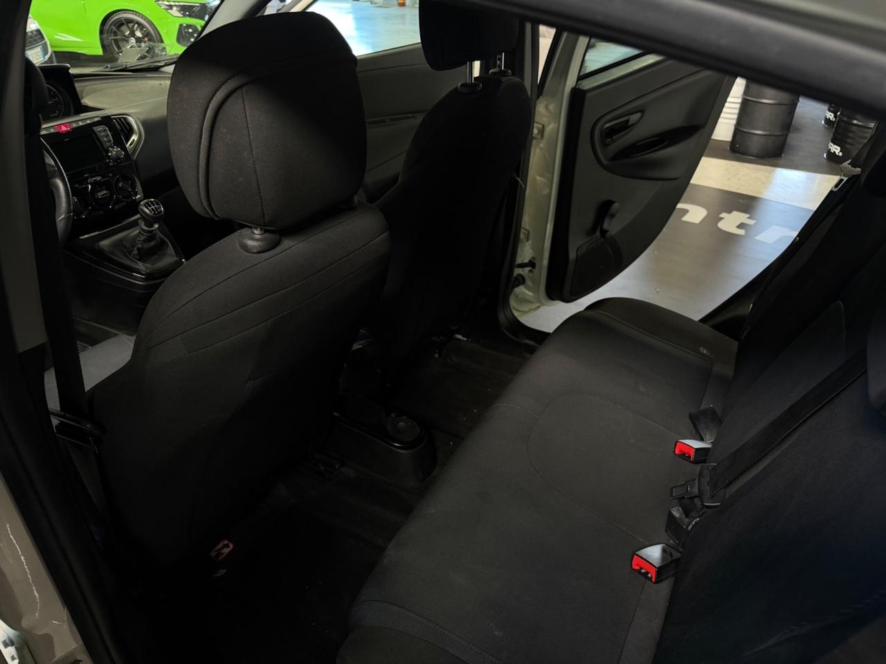 Lancia Ypsilon 1.0 FireFly 5 porte S&S Hybrid Ecochic Gold