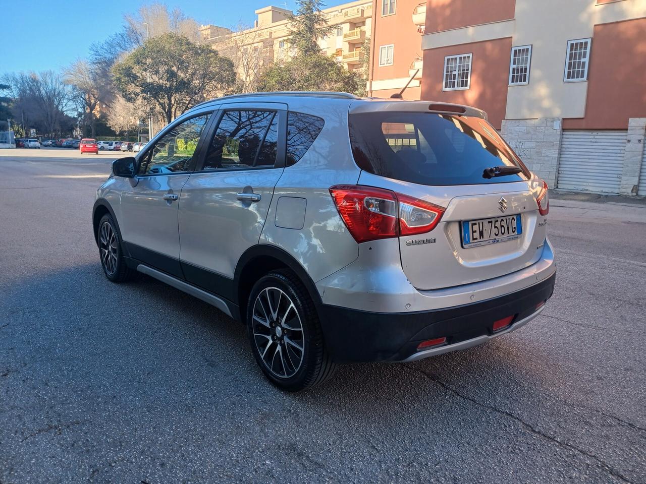 Suzuki S-Cross 1.6 DDiS 4WD All Grip Top