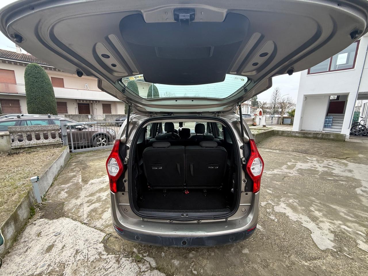 Dacia Lodgy 7 POSTI 1.5 DIESEL POCHI KM NEOPATENTATI