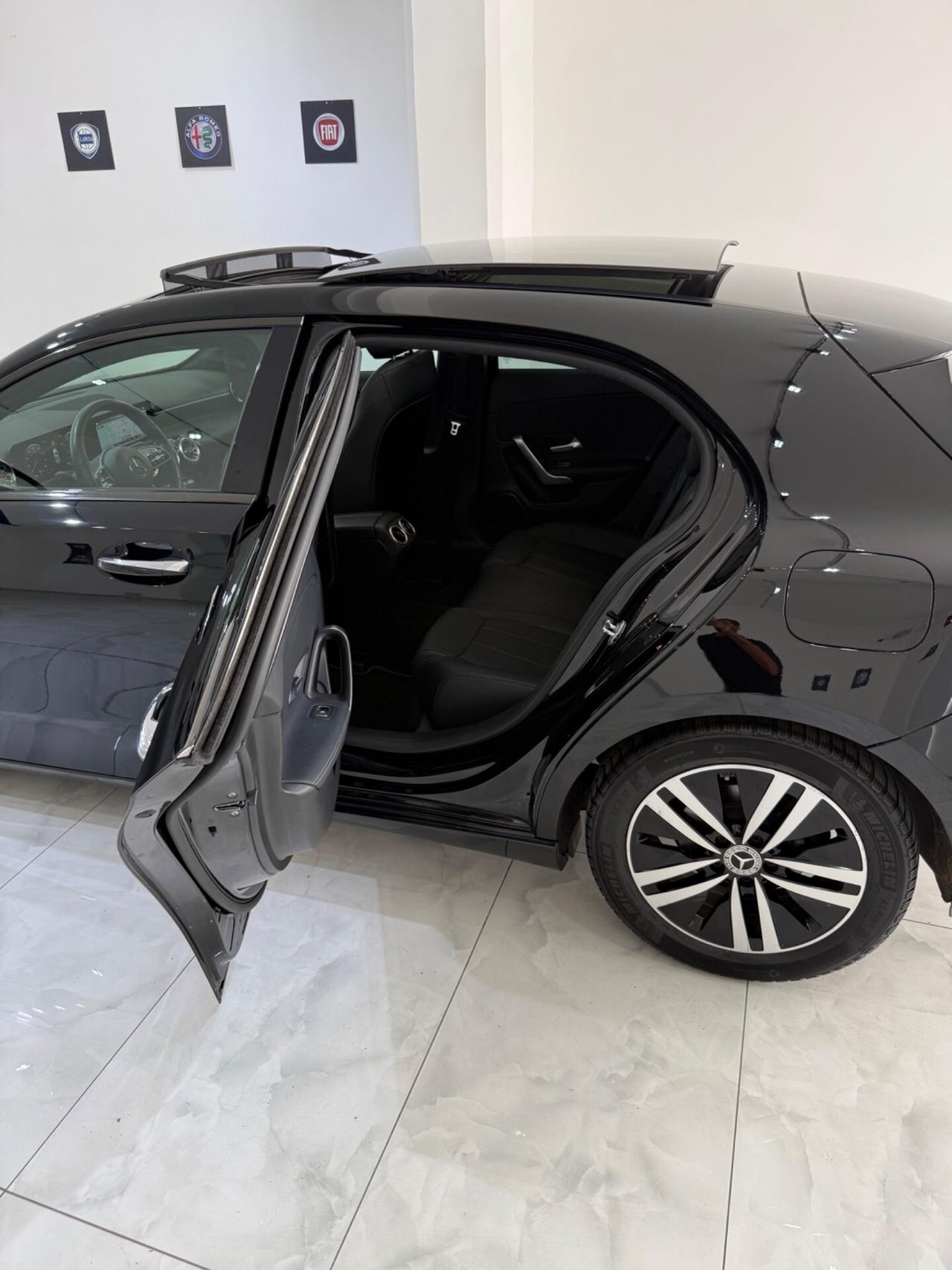 MERCEDES-BENZ A 180 D AUTOMATIC SPORT IVA ESPOSTA