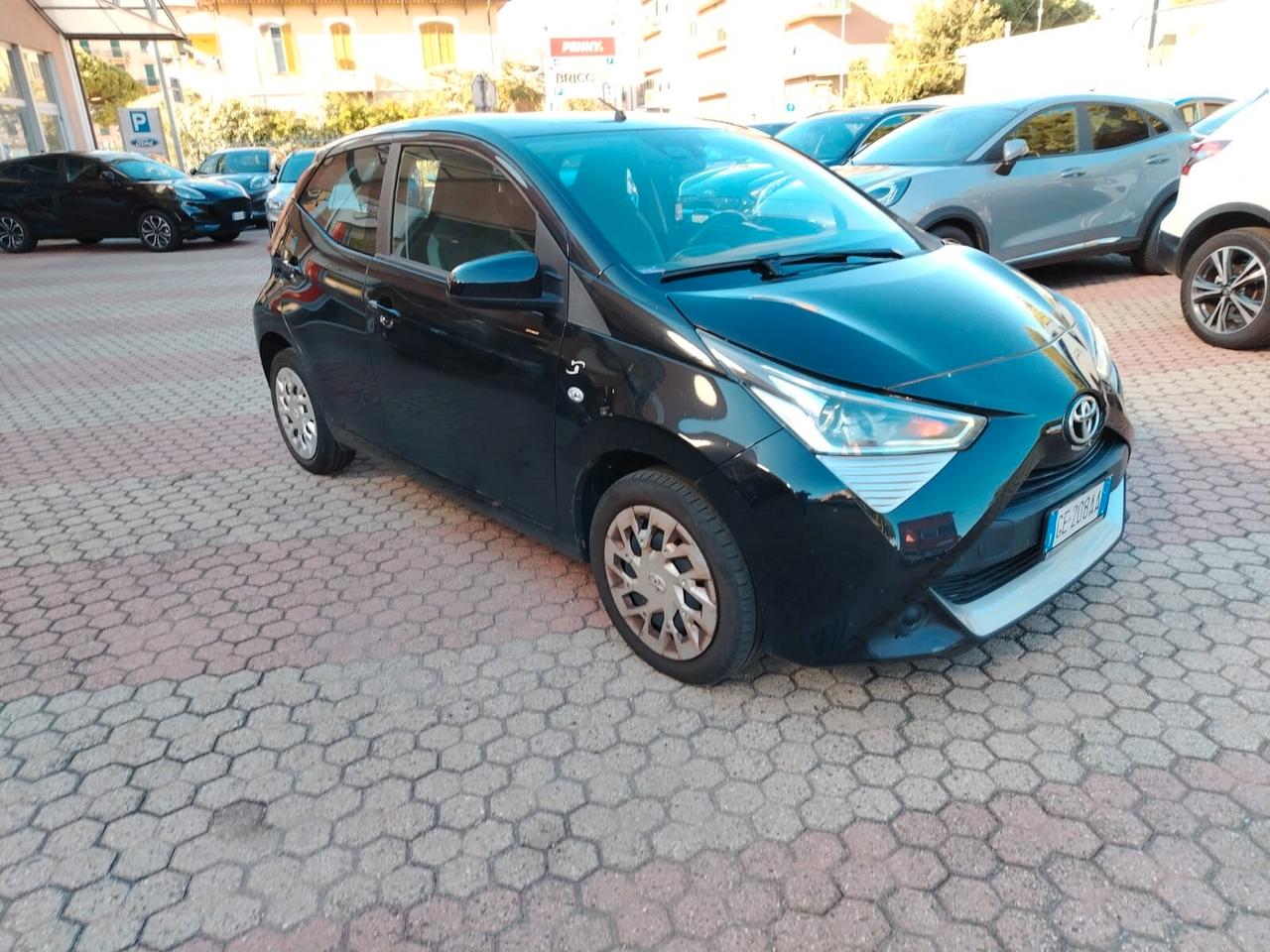 Toyota Aygo Connect 1.0 VVT-i 72 CV 5 porte x-play