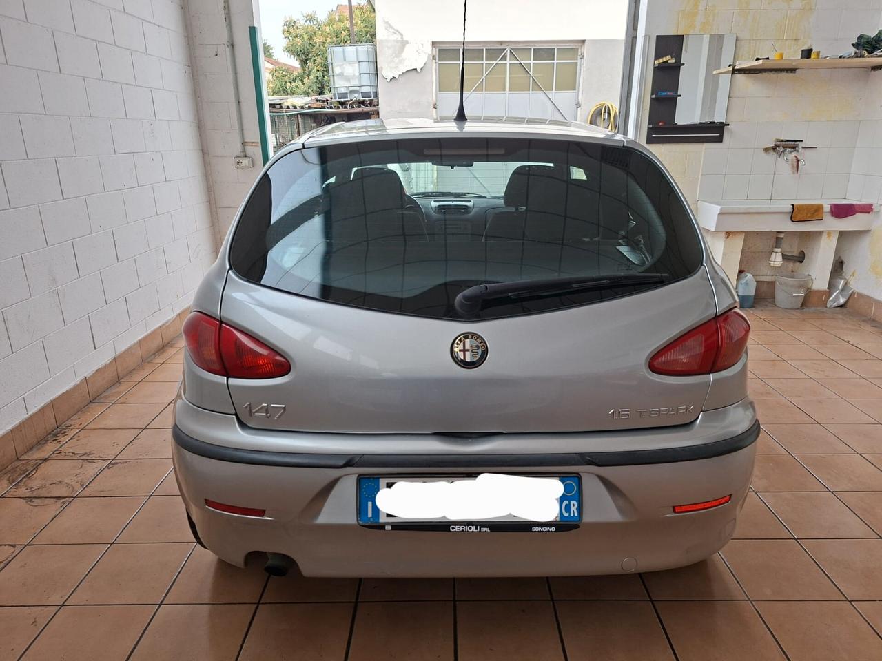 Alfa Romeo 147 1.6i 16V Twin Spark cat 3p. Distinctive