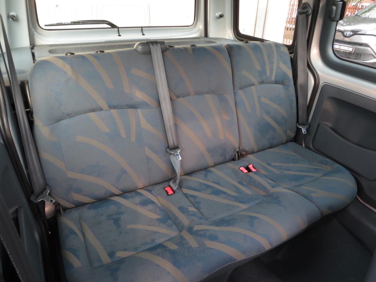 Renault Kangoo 1.2 60cv. meccanica ottima. gomme nuove.