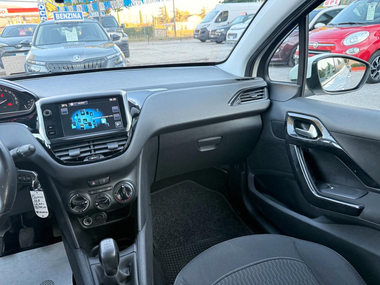 "SUPER ECO" Peugeot 208 PureTech GPL Active
