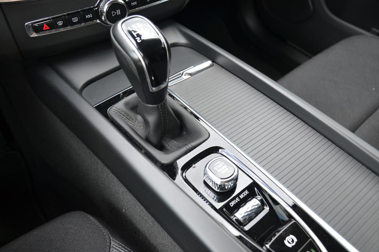 Volvo XC 60 2.0 D3 150CV MOMENTUM PRO **PREZZO VERO**