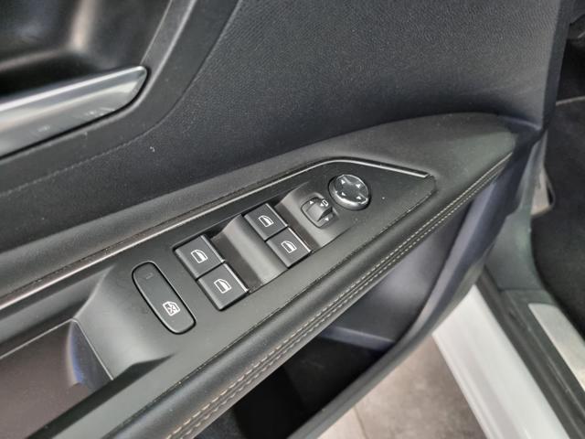 PEUGEOT 3008 PureTech Turbo 130 S&S EAT8 GT