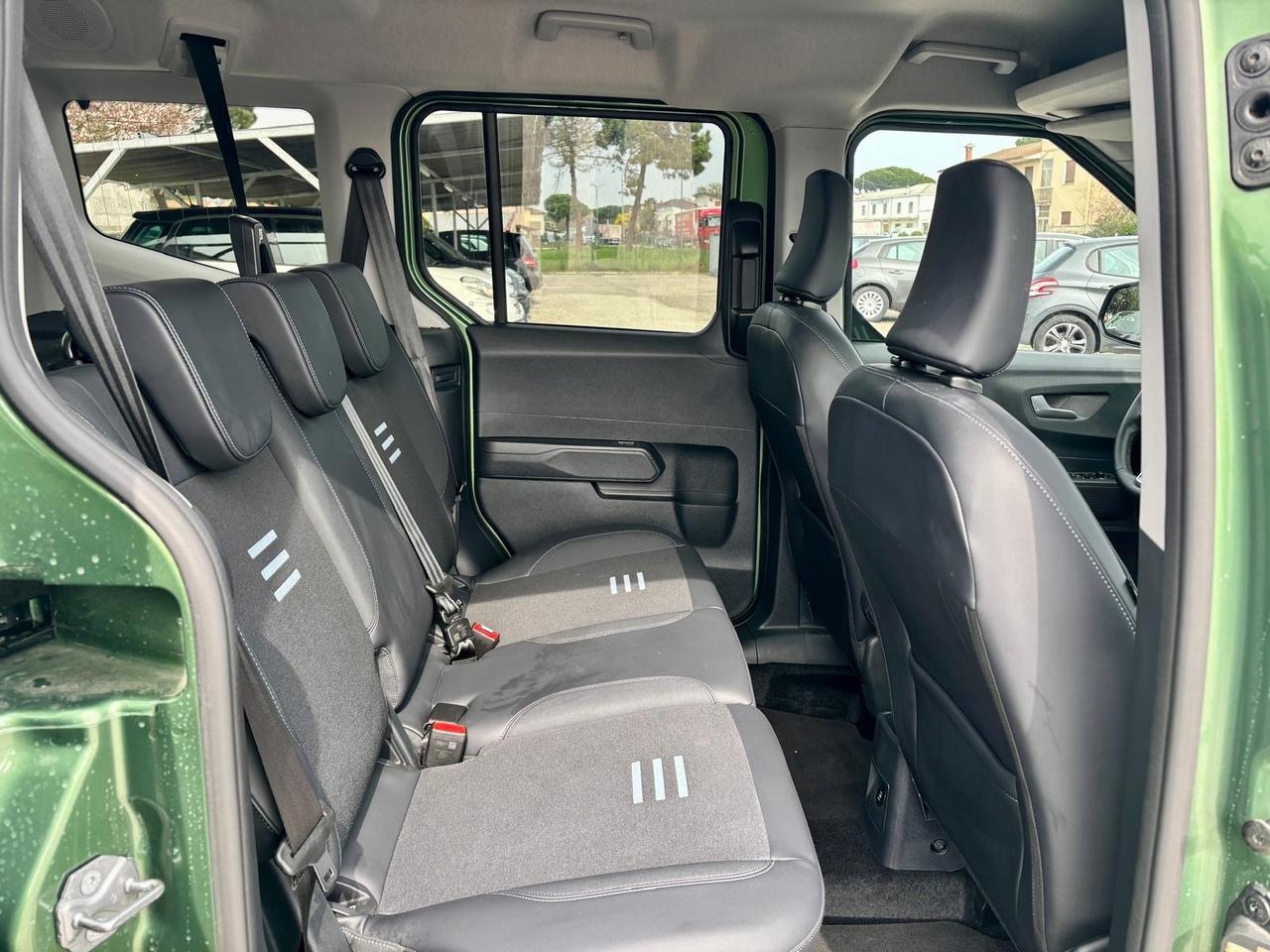 Ford Tourneo Courier 1.0 EcoBoost Titanium GPL