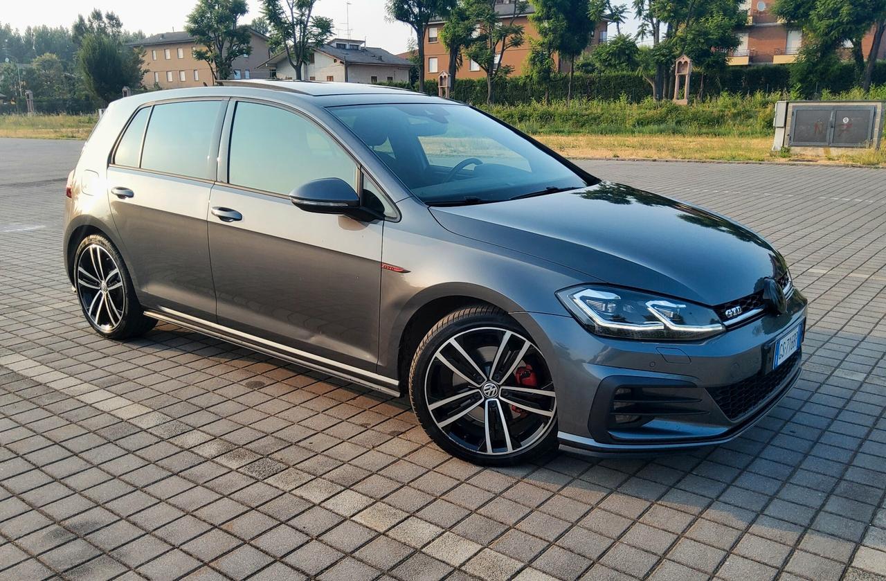 Volkswagen Golf GTD 2.0 TDI DSG 5p. BlueMotion Technology