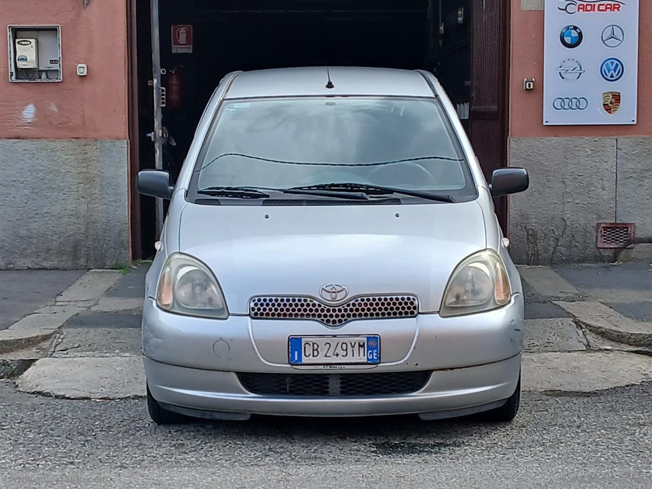 TOYOTA Yaris 1.0 16V 5p. Sol