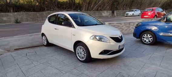 LANCIA Ypsilon 1.2 69 CV 5 porte Silver