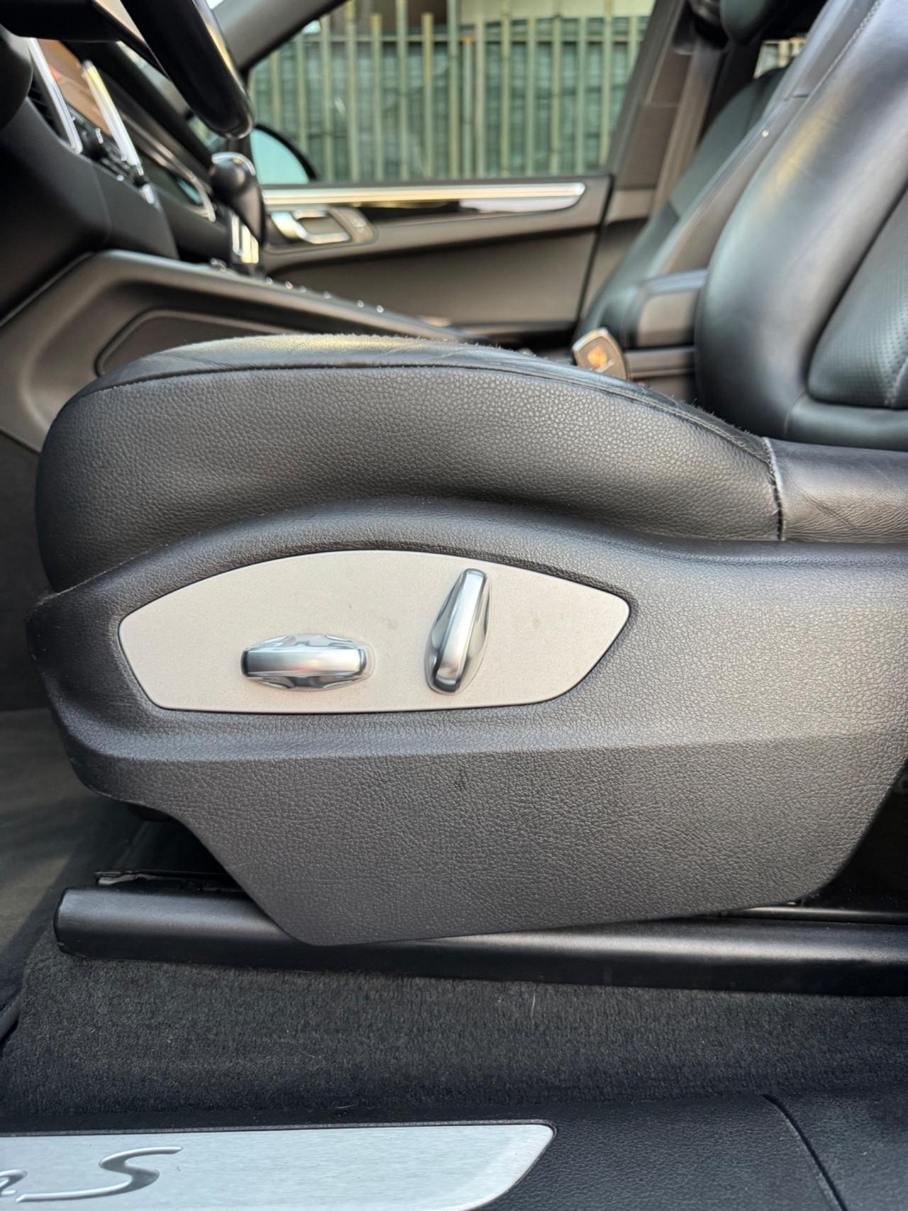 Porsche Macan 3.0 D KM CERTIF/TETTO/FULL LED