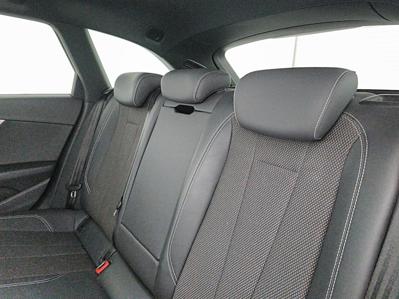 Audi A4 Avant 40 2.0 tdi mhev S line edition 204cv