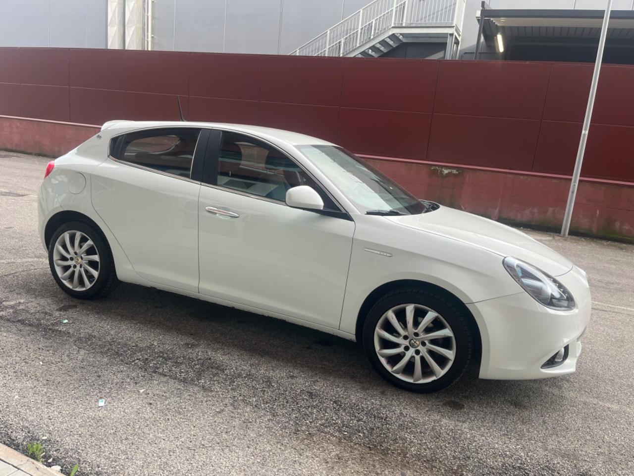 Alfa Romeo Giulietta 1.6 JTDm-2 105 CV Distinctive