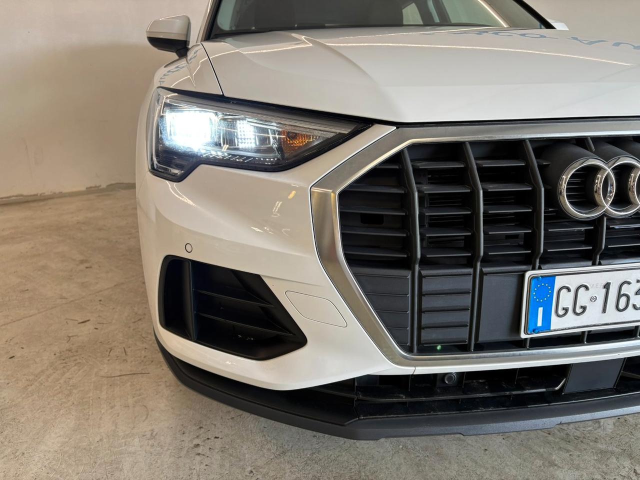 Audi Q3 35 1.5 tfsi mhev s-tronic